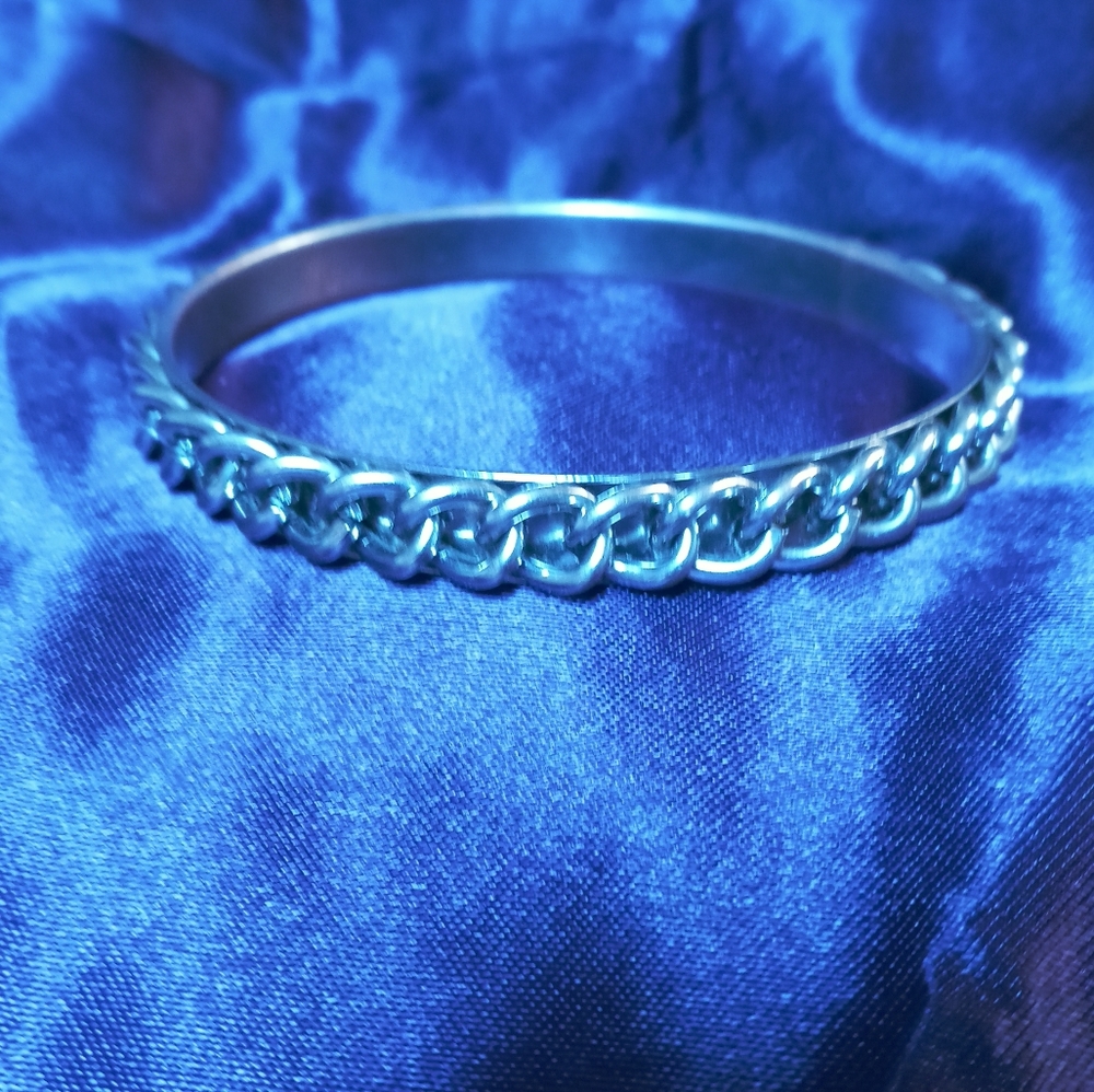 bangle bracelet